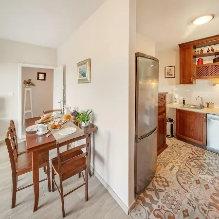 Figa Benko Milatic Apartment Jelsa (Hvar)