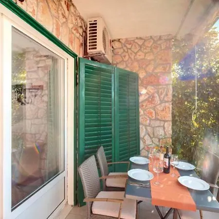 Figa Benko Milatic Apartment Jelsa (Hvar)